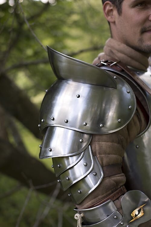 Shoulder Plates Giant Warrior