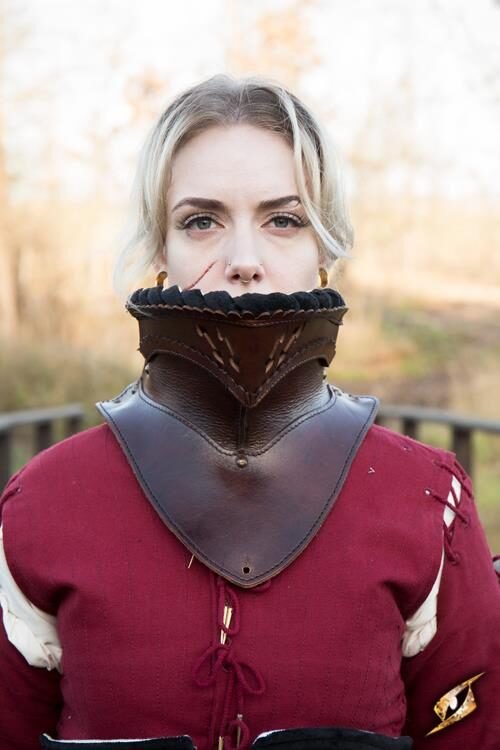 Noble Leather Bevor
