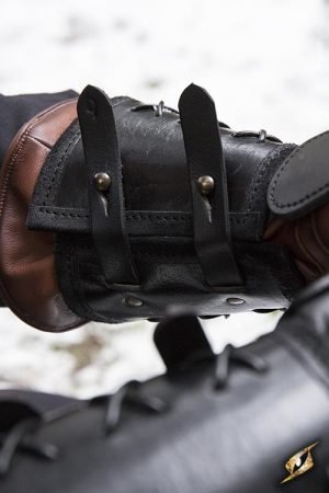 Leather gauntlet