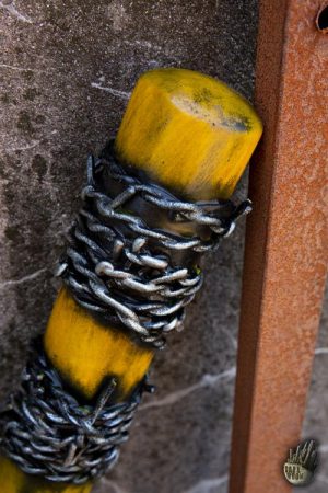 Barbed Wire Bat - 80 cm - Yellow