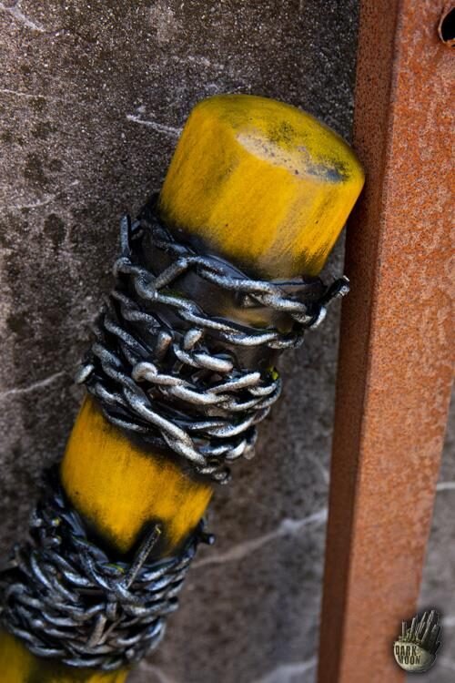 Barbed Wire Bat - 80 cm - Yellow