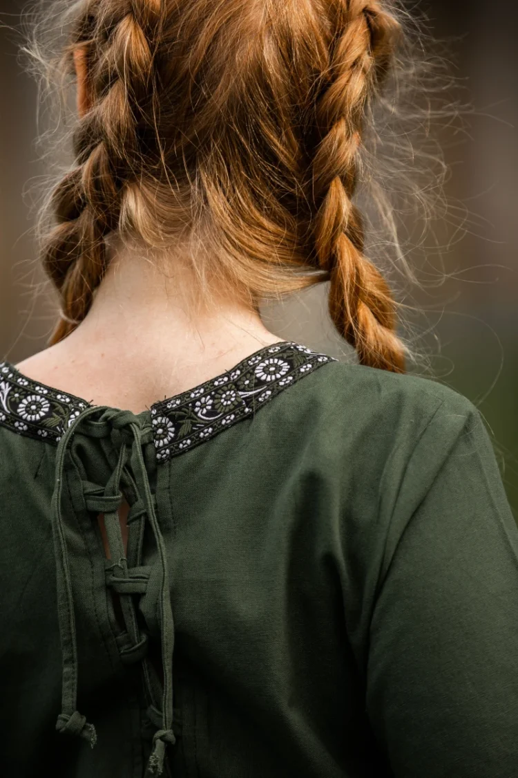Nobile abito a maniche corte con bordo "Ennlin" - immagine 5
