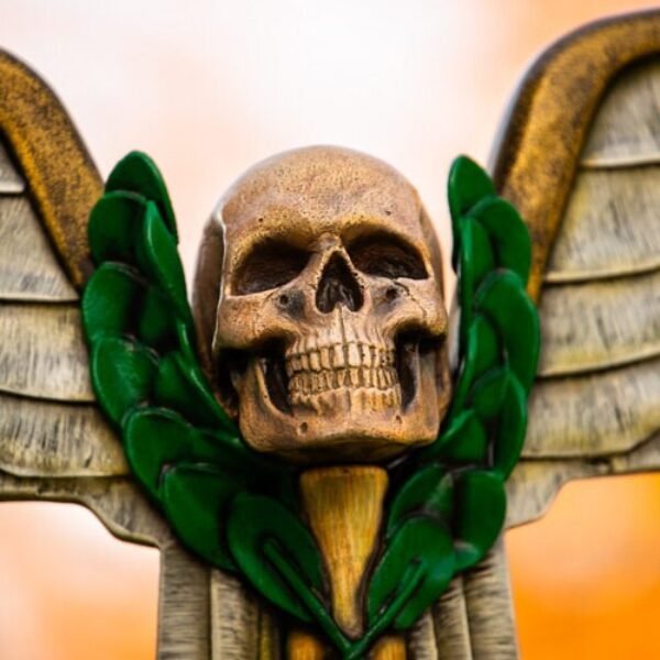 Battle Standard - Winged Skull Top