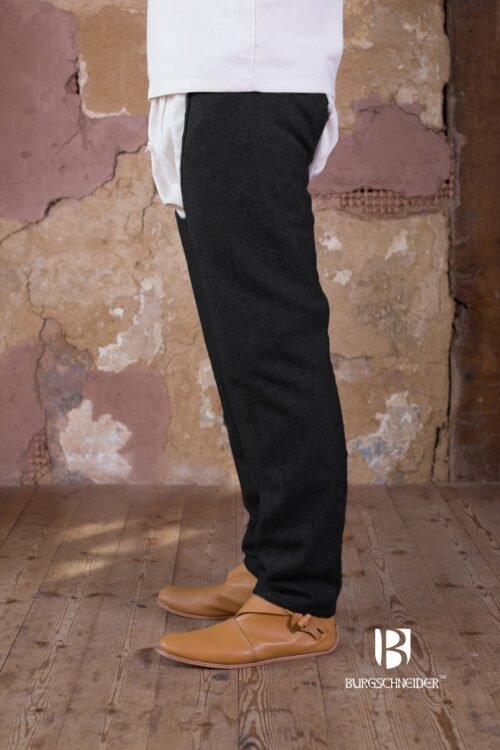 Wool Chausses Bernulf Black