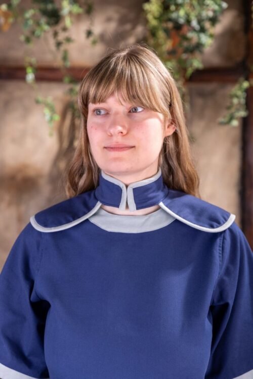 Dungeons & Dragons Female Cleric Gorget Dark Blue/Ice Blue