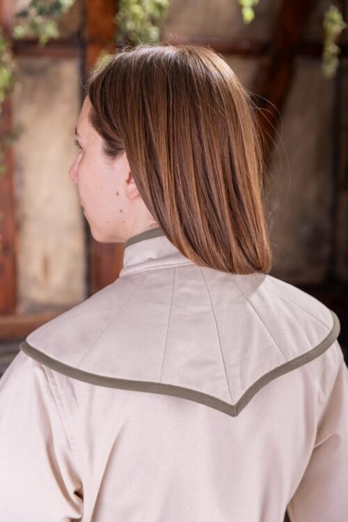 Dungeons & Dragons Female Cleric Gorget Natural/Seaweed
