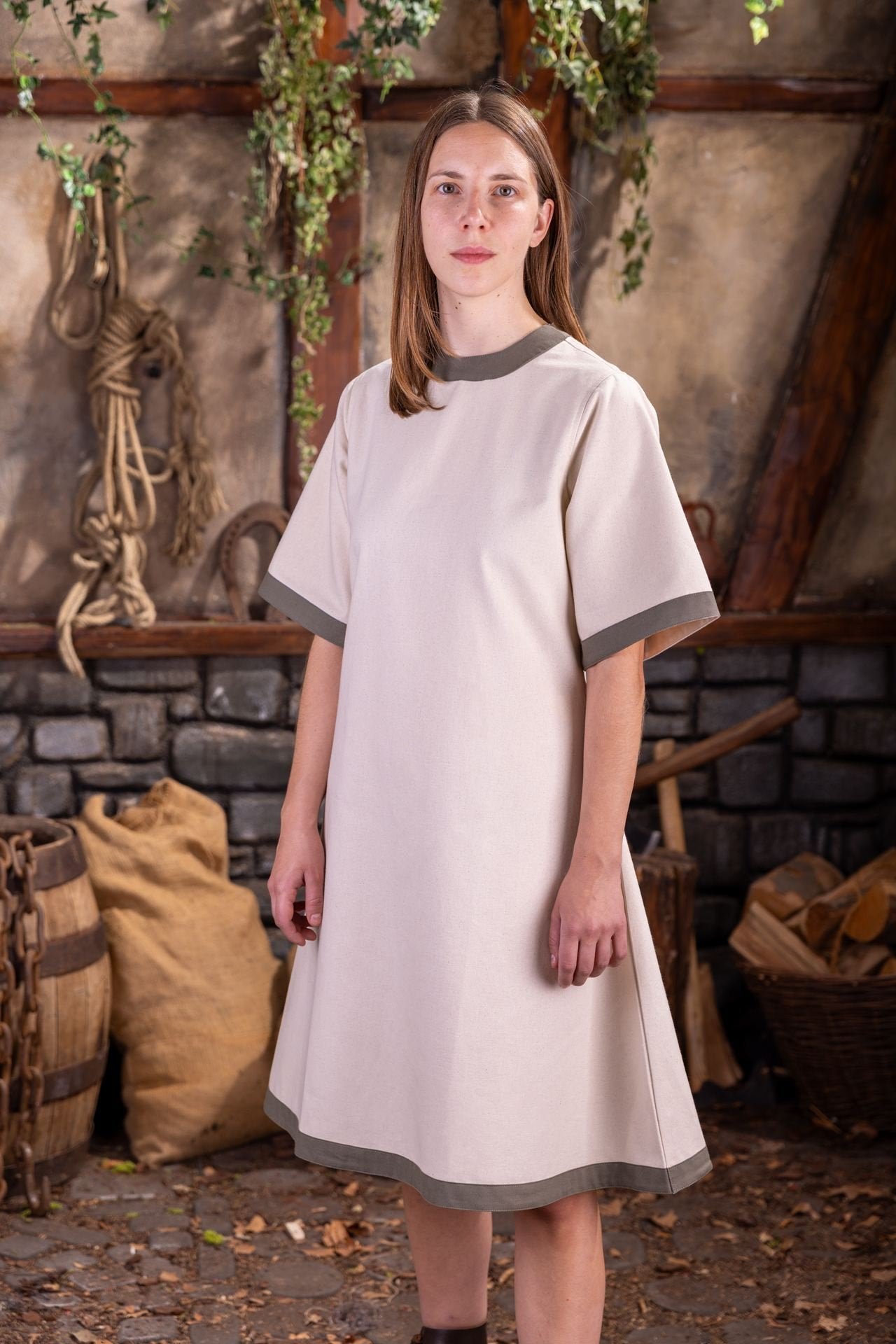 Dungeons & Dragons Female Cleric Dress Natural/Seaweed