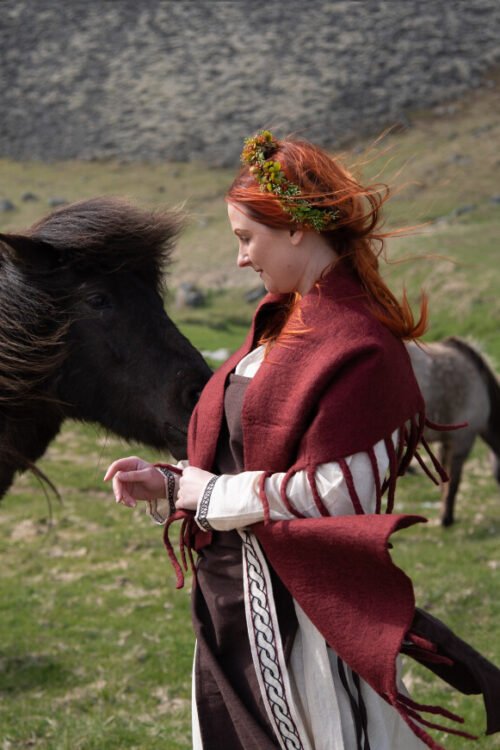 Stola larga in feltro di lana 'Ruth'