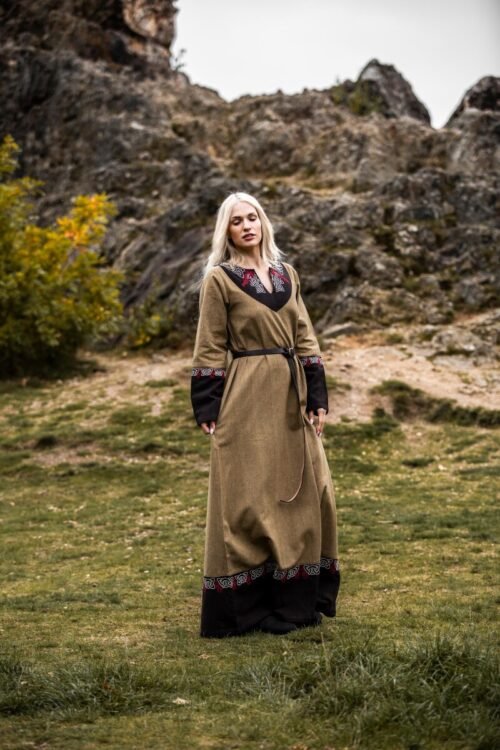 Abito vichingo da donna "Idun" ricamato