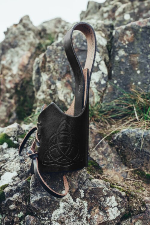 Portacorno in Pelle con nodi celtici "Kai"