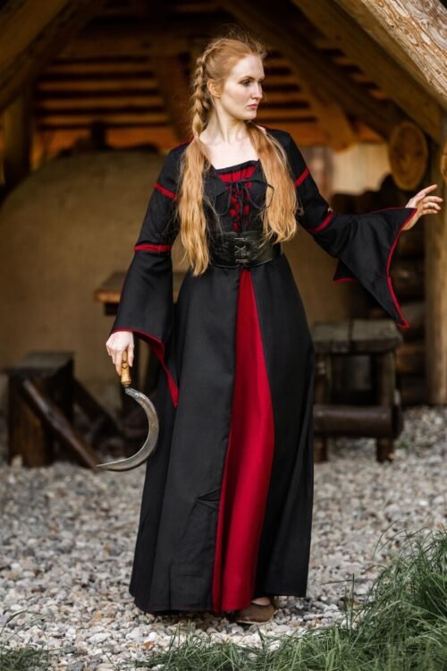 Abito in viscosa 'Berblin' con maniche a tromba - Nero/Rosso